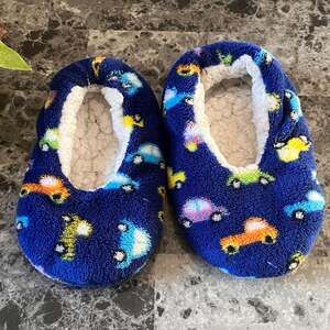 West Loop Kids Slipper Socks Cars Size M/L, shoe 12-2 Ages 7-10 years NWT